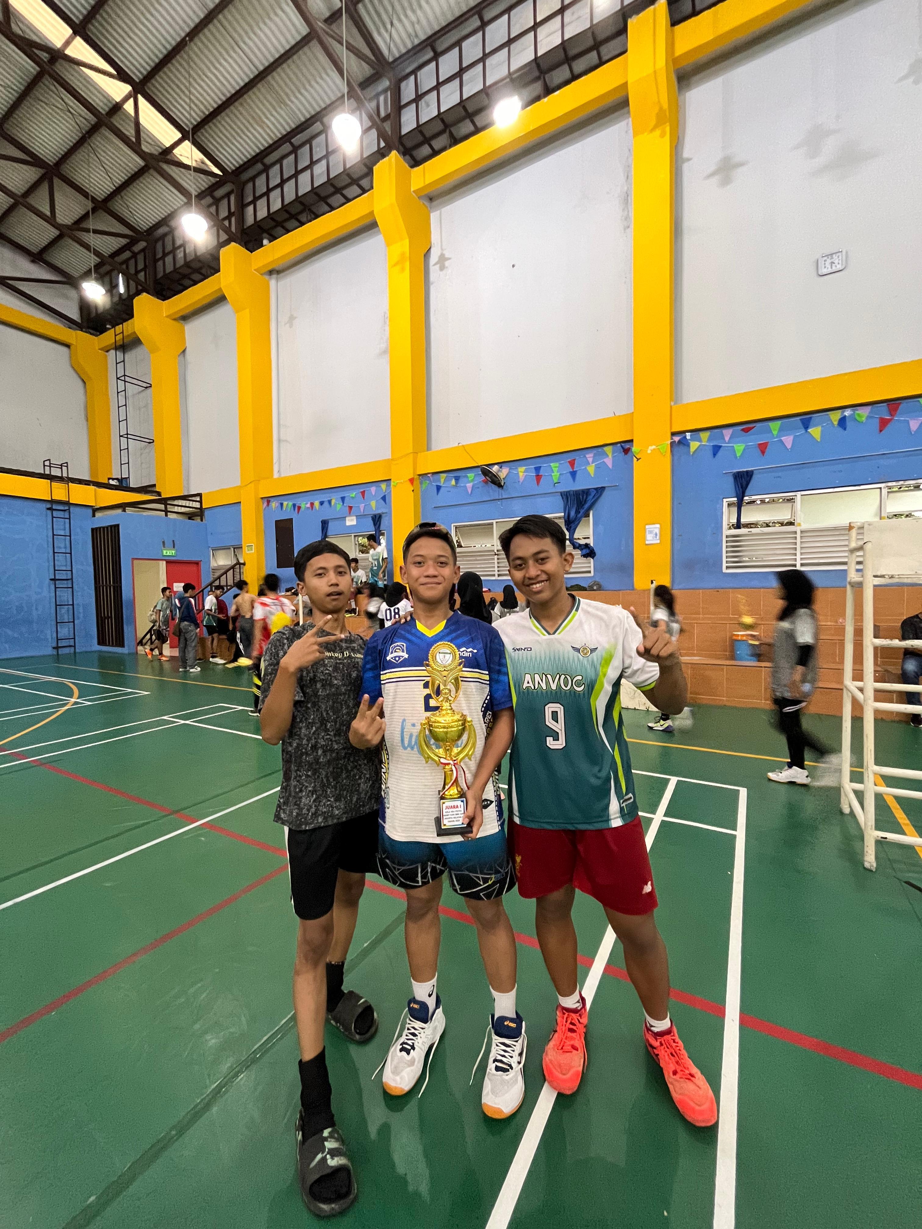 Juara 1 Lomba volly memperingati hari PGRI tingkat jakarta selatan 1